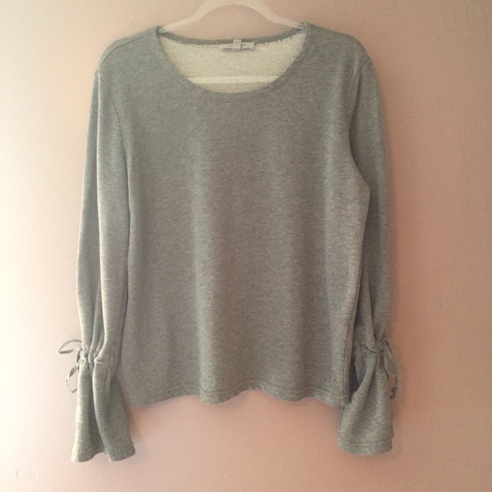 GREY & GRAY BELL SLEEVE SWEATERSHIRT CREW NECK